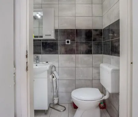 Dora ##2 בית הארחה