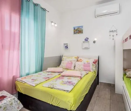 Guest house Dora ##2 *